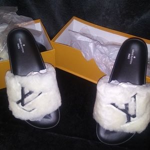 Women LV slipper